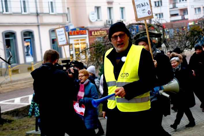 Czarny marsz przeszedł ulicami Elbląga