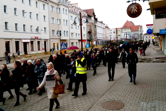 Czarny marsz przeszedł ulicami Elbląga