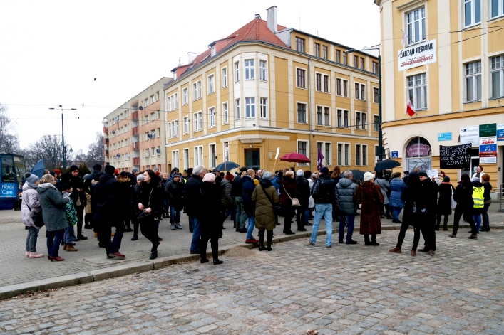Czarny marsz przeszedł ulicami Elbląga