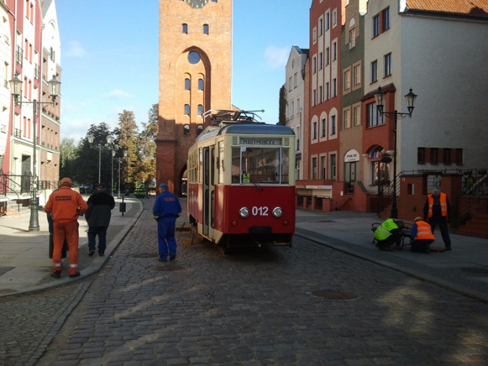 Czerwony tramwaj odjechał do zajezdni. Wróci za rok