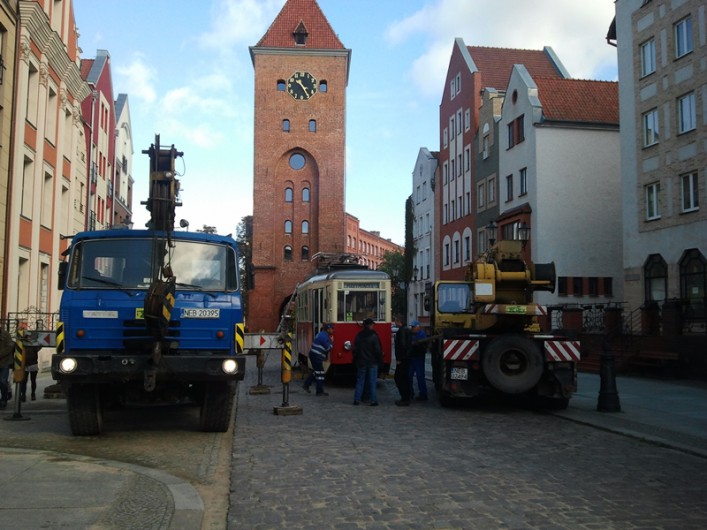 Czerwony tramwaj odjechał do zajezdni. Wróci za rok