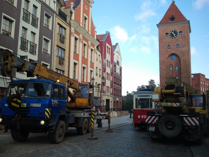 Czerwony tramwaj odjechał do zajezdni. Wróci za rok