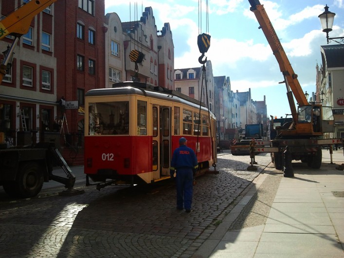 Czerwony tramwaj odjechał do zajezdni. Wróci za rok