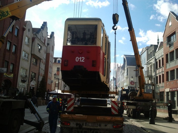 Czerwony tramwaj odjechał do zajezdni. Wróci za rok