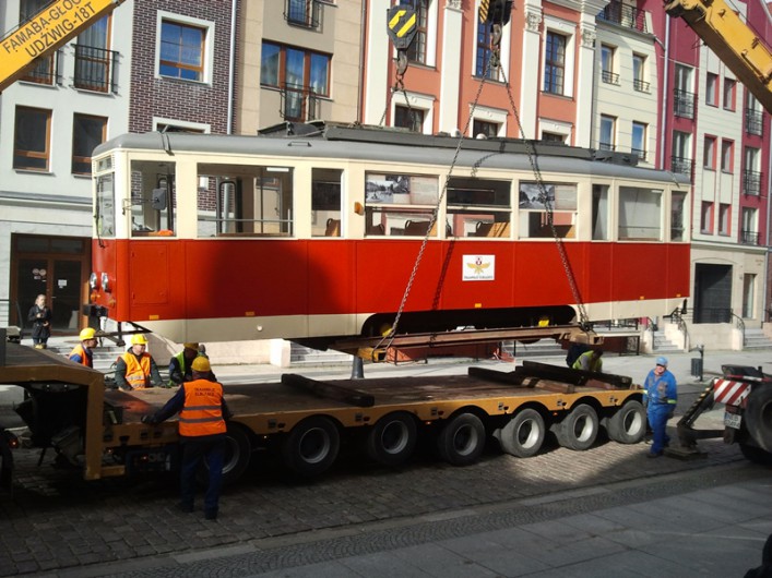 Czerwony tramwaj odjechał do zajezdni. Wróci za rok