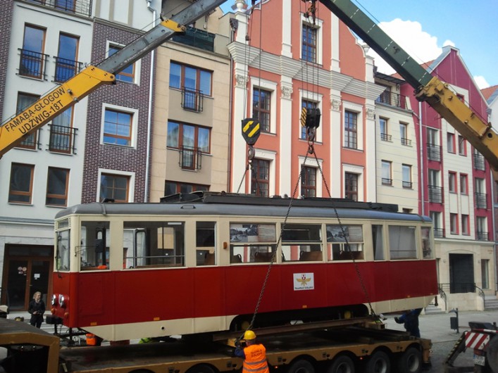 Czerwony tramwaj odjechał do zajezdni. Wróci za rok