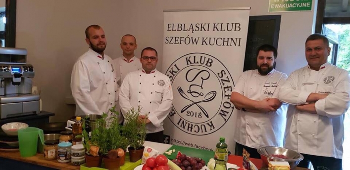 Członkowie Elbląskiego Klubu Szefów Kuchni na I Festiwalu Bulwy w Jerutkach