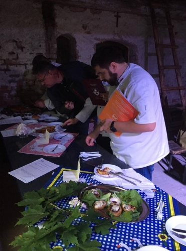 Członkowie Elbląskiego Klubu Szefów Kuchni na I Festiwalu Bulwy w Jerutkach