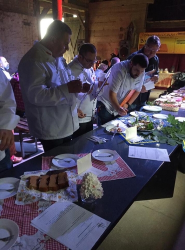 Członkowie Elbląskiego Klubu Szefów Kuchni na I Festiwalu Bulwy w Jerutkach