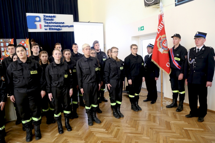 Członkowie Młodzieżowej Drużyny Pożarniczej ZST-I w Elblągu złożyli ślubowanie