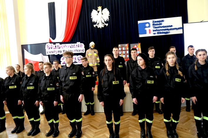 Członkowie Młodzieżowej Drużyny Pożarniczej ZST-I w Elblągu złożyli ślubowanie