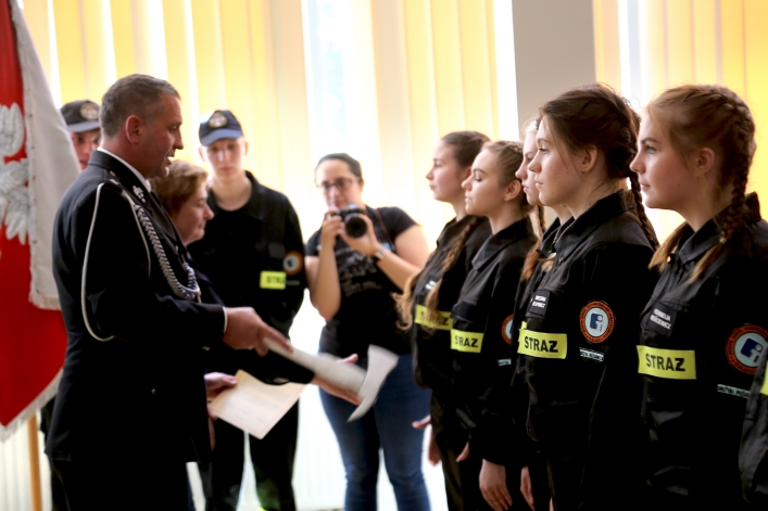 Członkowie Młodzieżowej Drużyny Pożarniczej ZST-I w Elblągu złożyli ślubowanie