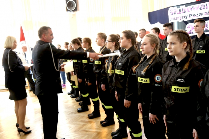 Członkowie Młodzieżowej Drużyny Pożarniczej ZST-I w Elblągu złożyli ślubowanie
