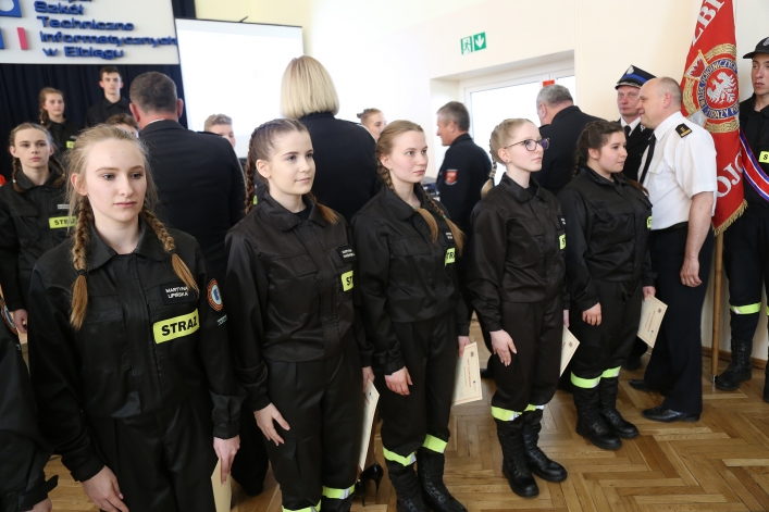 Członkowie Młodzieżowej Drużyny Pożarniczej ZST-I w Elblągu złożyli ślubowanie