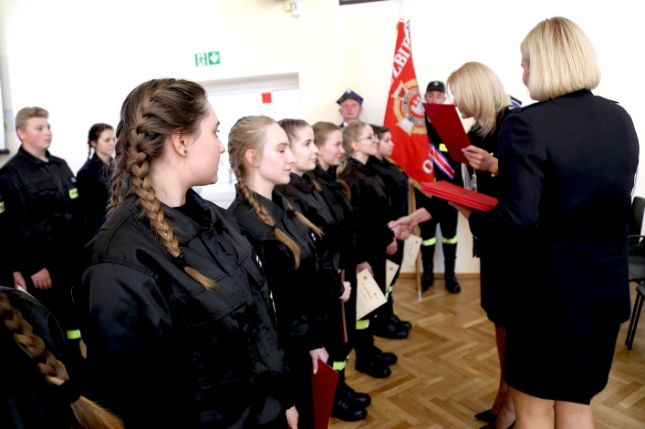 Członkowie Młodzieżowej Drużyny Pożarniczej ZST-I w Elblągu złożyli ślubowanie