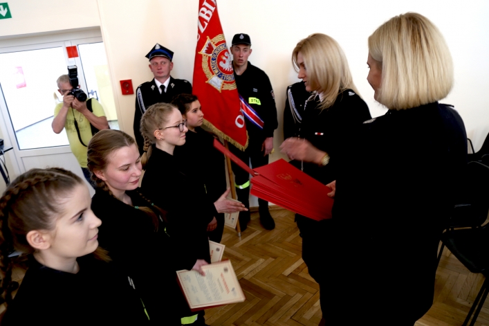 Członkowie Młodzieżowej Drużyny Pożarniczej ZST-I w Elblągu złożyli ślubowanie
