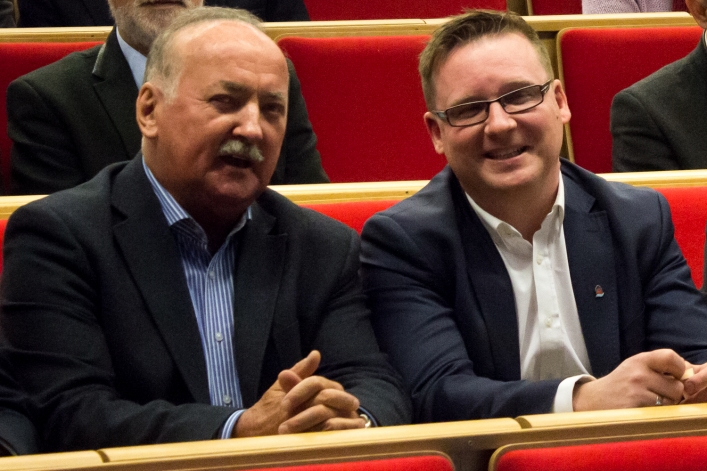 Czy Złoty Trójkąt okaże się złotym środkiem?
