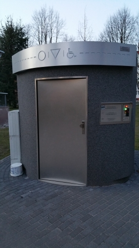 Czyste i nowoczesne, ale za drobną opłatą?
