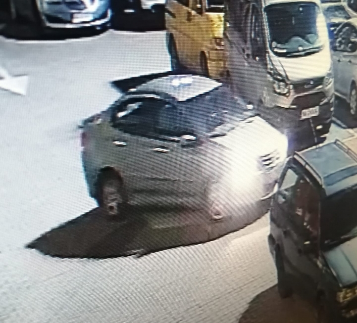 Czytelniczka szuka sprawcy szkody, który uszkodził jej samochód na parkingu przy Al. Grunwaldzkiej