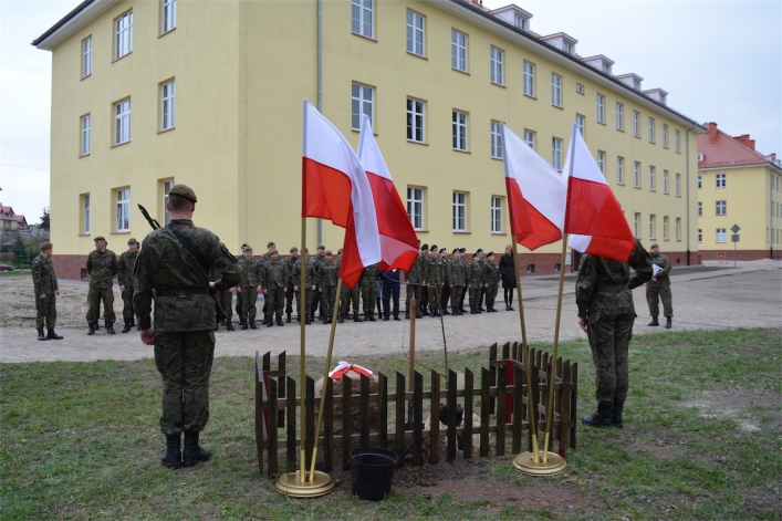 Dąb pamięci w nowej jednostce