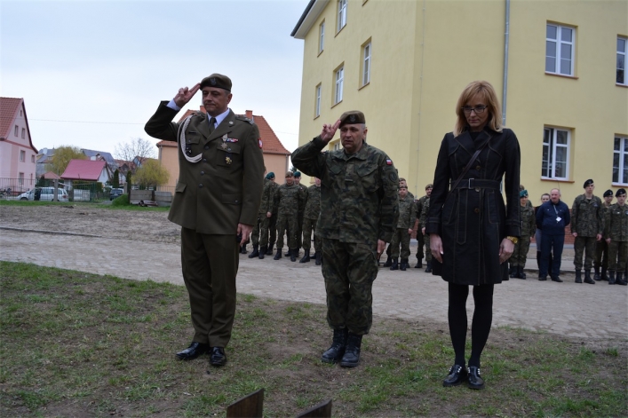 Dąb pamięci w nowej jednostce