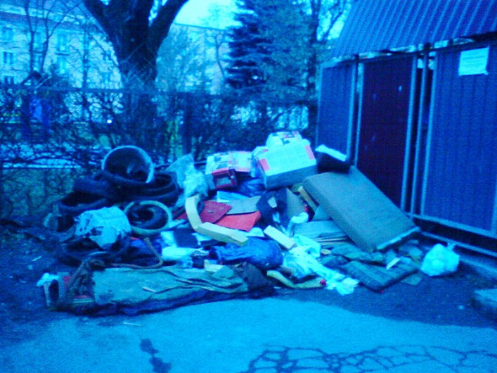 Daj znać. Brudno przy śmietnikach, pojawiają się szczury