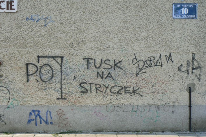 Daj znać. Chuligańskie wybryki czy brutalna walka polityczna