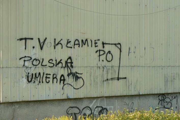 Daj znać. Chuligańskie wybryki czy brutalna walka polityczna