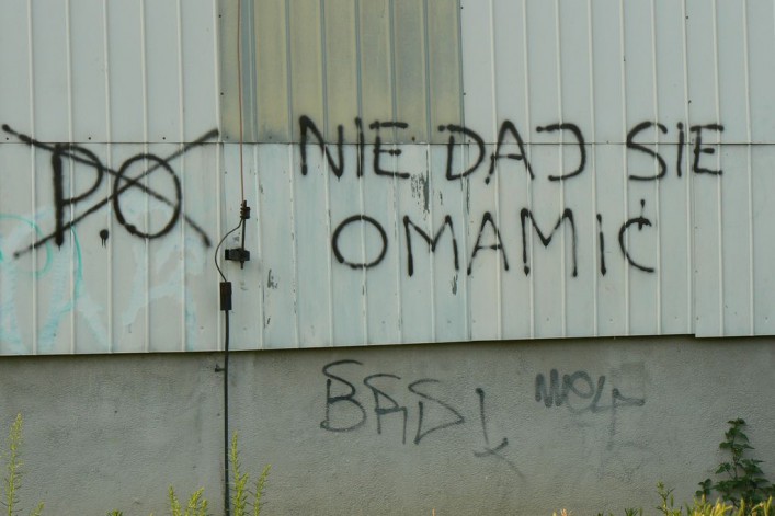 Daj znać. Chuligańskie wybryki czy brutalna walka polityczna