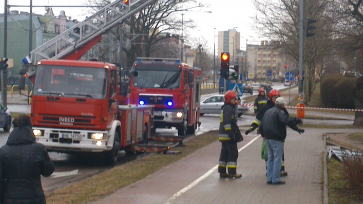 Daj znać: interwencja strażaków zapobiegła tragedii? Silne wiatry dotarły do Elbląga