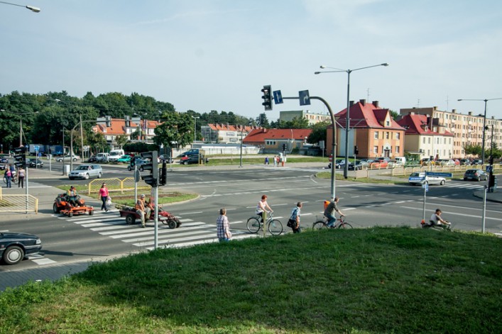Daj znać. O niebezpiecznych skrzyżowaniach z ul. Płk. Dąbka - potrzebne foto