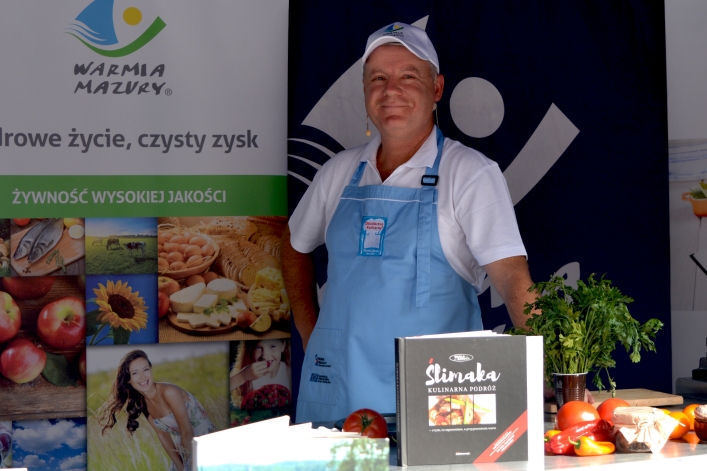 Dania ze ślimaków przyrządzali na elbląskiej starówce sam prezydent i przewodniczący sejmiku!