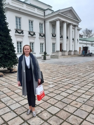 Dorota Kujawa-Weinke z SP nr 21 w Elblągu otrzymała zaproszenie do  Belwederu na prezentację serii 