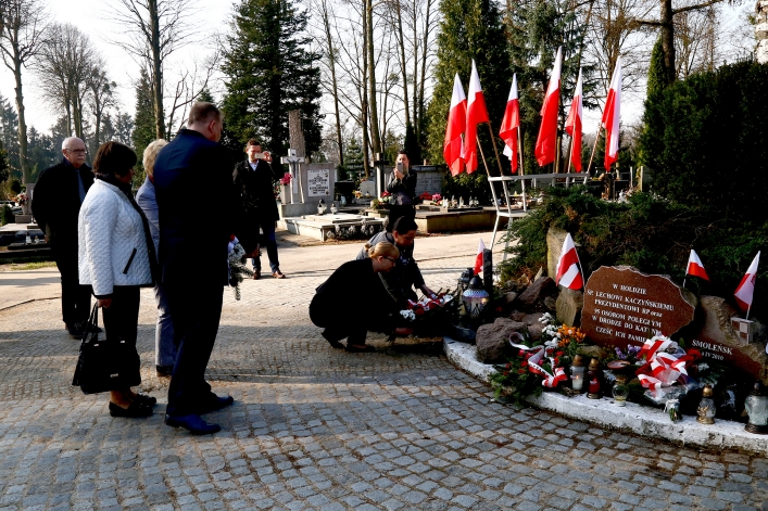 Działacze i sympatycy PO oddali hołd ofiarom katastrofy smoleńskiej 