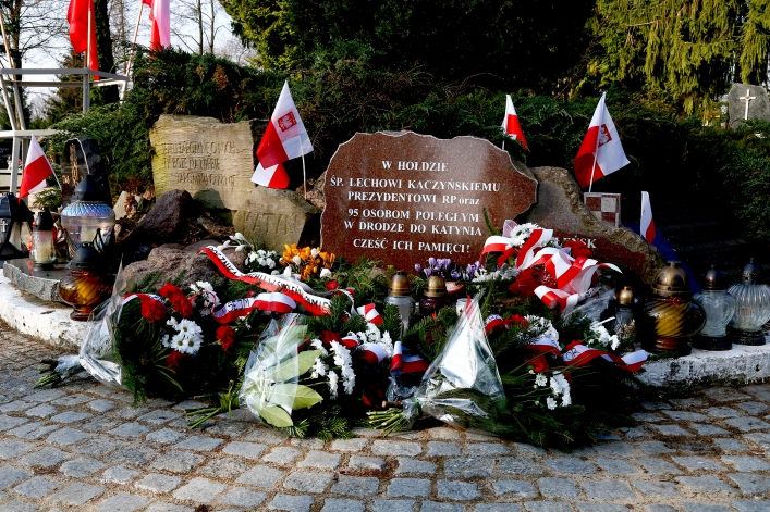Działacze i sympatycy PO oddali hołd ofiarom katastrofy smoleńskiej 