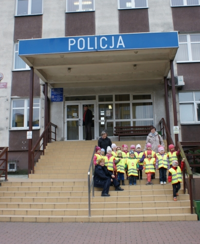 Dzieci i młodzież odwiedziły elbląską komendę Policji