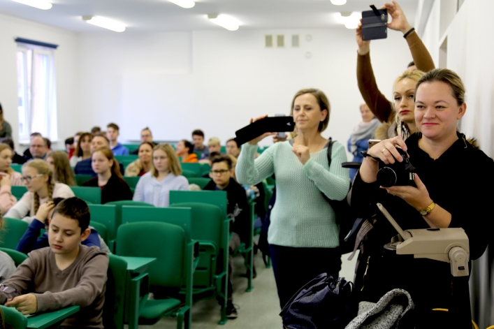 Dziecka prawa to nie zabawa. Apel w Akademickiej Szkole Podstawowej w Elblągu