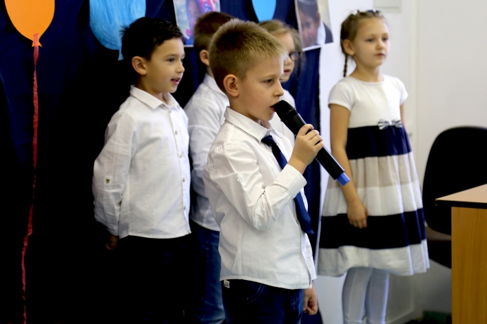 Dziecka prawa to nie zabawa. Apel w Akademickiej Szkole Podstawowej w Elblągu