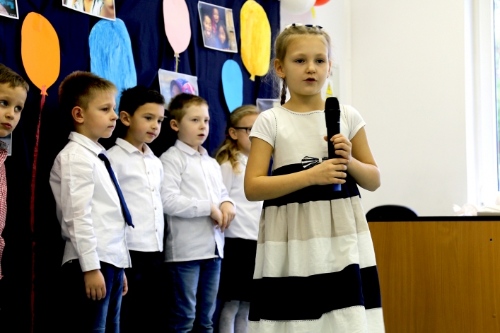 Dziecka prawa to nie zabawa. Apel w Akademickiej Szkole Podstawowej w Elblągu