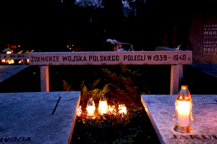 Dzisiaj, 2 listopada, Dzień Zaduszny. Listopad miesiącem szczególnej pamięci o zmarłych