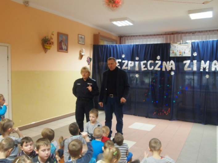  Bezpieczne zabawy zimą