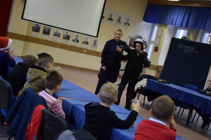 Elbląg. Dzieci odwiedziły elbląską komendę policji