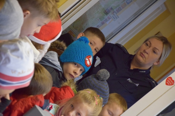 Elbląg. Dzieci odwiedziły elbląską komendę policji