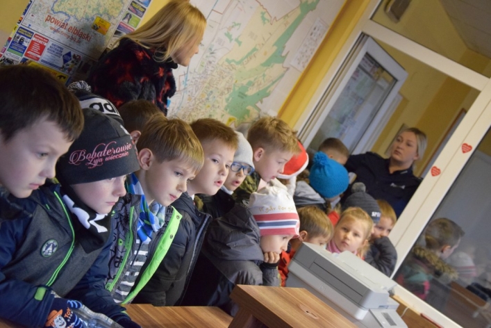 Elbląg. Dzieci odwiedziły elbląską komendę policji