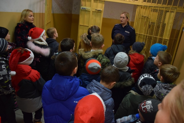 Elbląg. Dzieci odwiedziły elbląską komendę policji