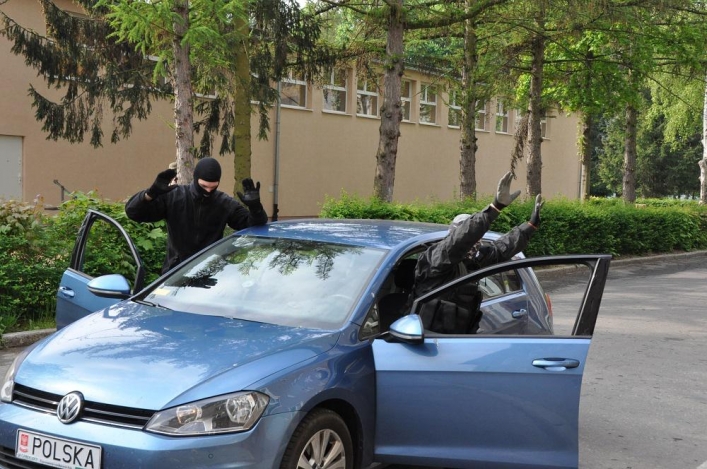 Elbląg. Napadli na magazyn broni