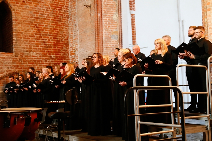 Elbląg. Owacja na stojąco dla wykonawców Requiem  Mozarta