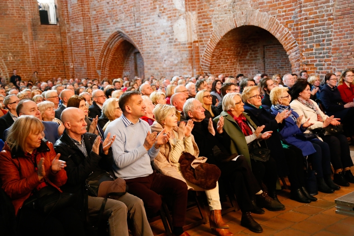 Elbląg. Owacja na stojąco dla wykonawców Requiem  Mozarta