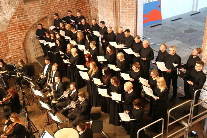Elbląg. Owacja na stojąco dla wykonawców Requiem  Mozarta