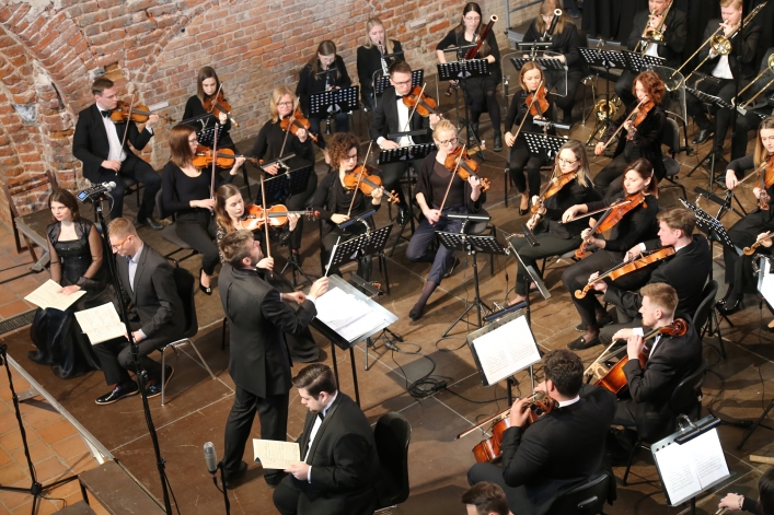 Elbląg. Owacja na stojąco dla wykonawców Requiem  Mozarta